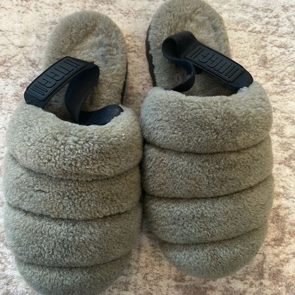 UGG Fluffy Green Slippers - Picture 9 of 10